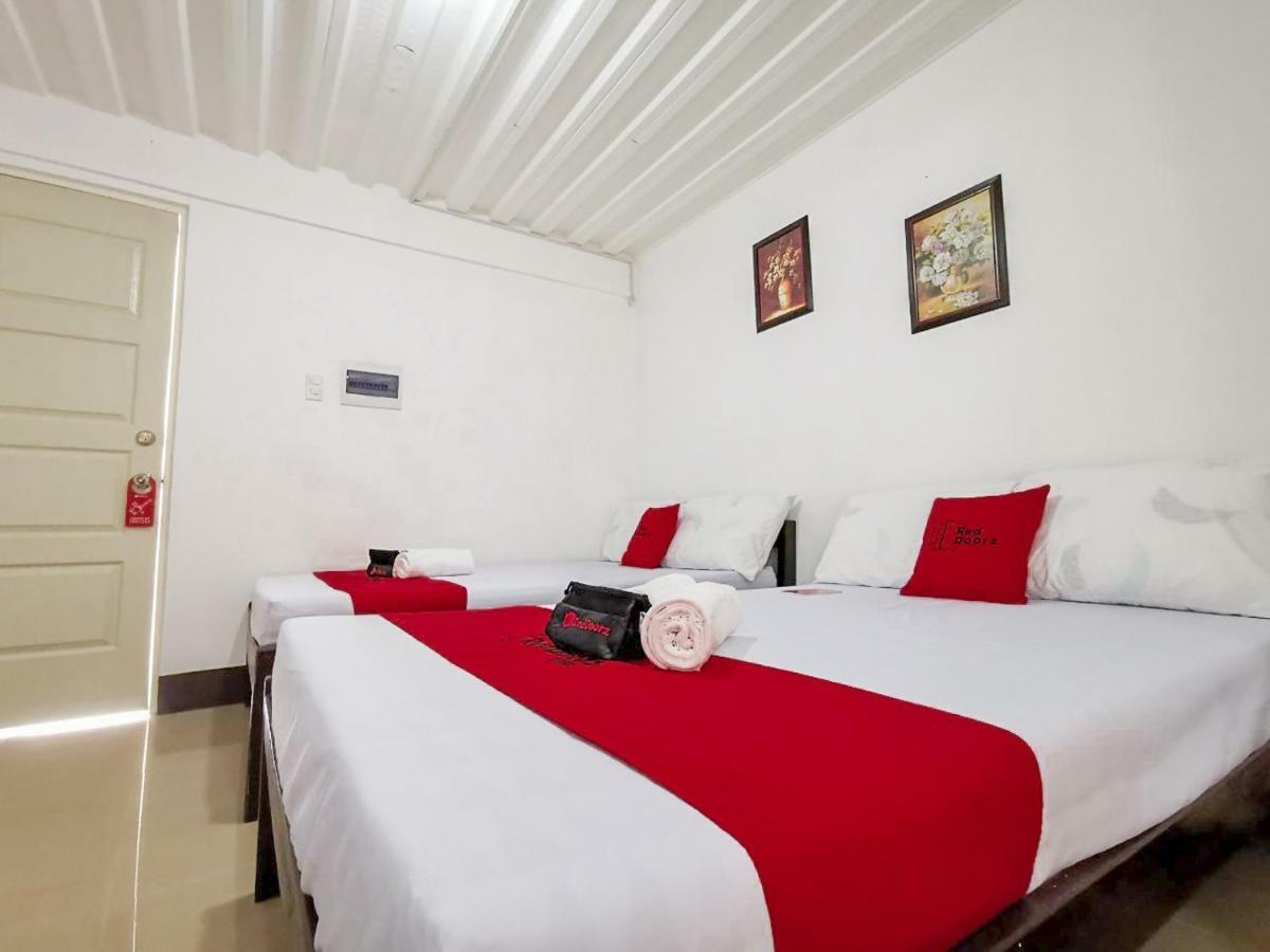 Reddoorz Near Davao Medical School Foundation Hotel Exterior photo